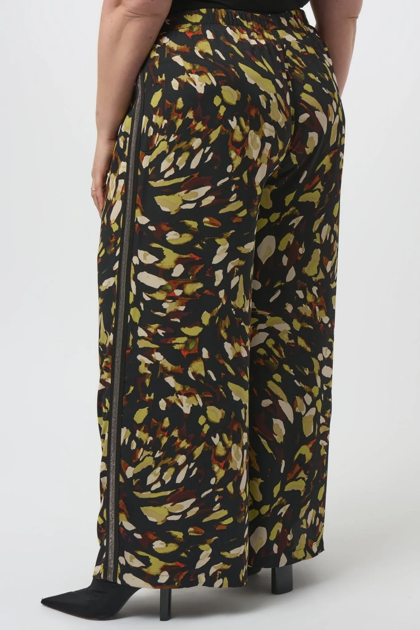 Soft Twill Animal Print Wide-Leg Pants